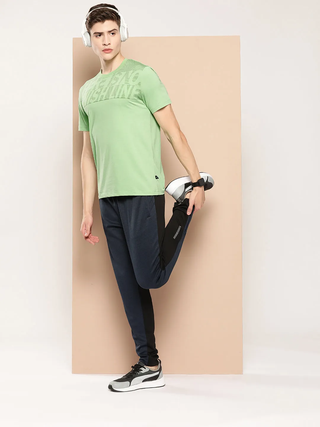 Alcis Men Typography Printed Dry Tech T-shirt